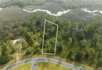 445 Salt Creek Way E, Brunswick, GA 31523