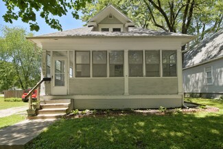 1103 N Hickory St, Champaign, IL 61820