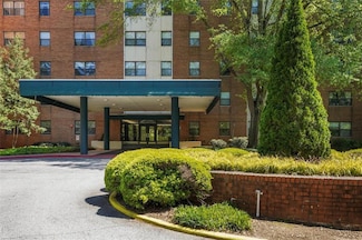 2965 Pharr Court South NW Unit 1-110, Atlanta, GA 30305