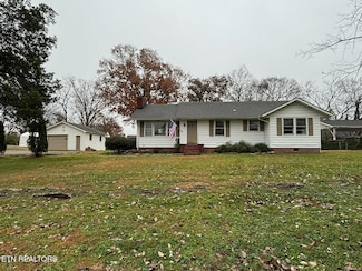 404 Douglas Ln, Clinton, TN 37716