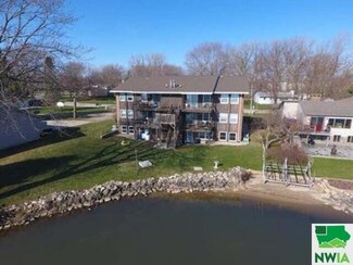 111 N Emerald Dr Unit 2, Storm Lake, IA 50588