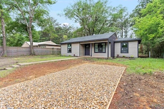 3107 Letourneau Dr, Longview, TX 75602