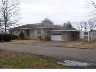 201 2nd St, Grandview, IN 47615