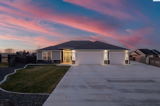 6915 Lamb Ct, Pasco, WA 99301