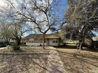 711 Marcos Hinojosa Ave, Hebbronville, TX 78361