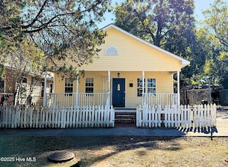 1312 Dock St, Wilmington, NC 28401