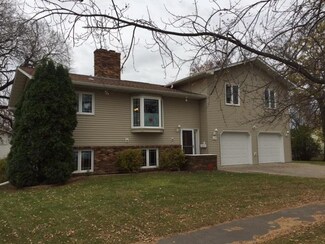 410 1st St NW, Hillsboro, ND 58045
