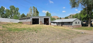 169 E Broadway St, Thermopolis, WY 82443
