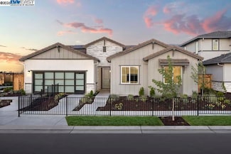 527 E Fiorino St, Tracy, CA 95391