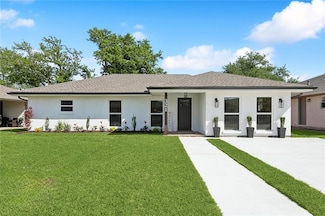 321 Lassalle Dr, New Orleans, LA 70123