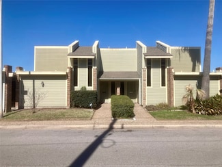 6924 Lasker Dr, Galveston, TX 77551