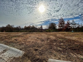 400 Pavillion Dr, Grain Valley, MO 64029