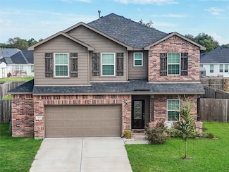 415 Green Meadows Dr, West Columbia, TX 77486