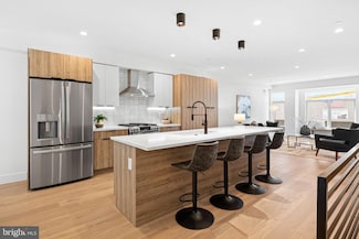 2811 S Hutchinson St, Philadelphia, PA 19148