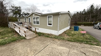 2208 Kirby Rd Trlr 216b, Milton, WV 25541