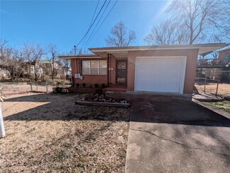 920 Poplar St, Poplar Bluff, MO 63901