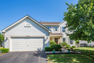 2460 Smithfield Ct, Aurora, IL 60503