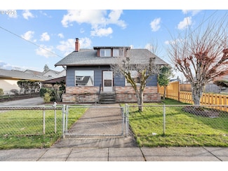 125 E Jersey St, Gladstone, OR 97027