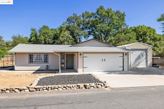 10855 Robinwood Ln, Sonora, CA 95370