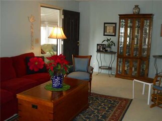 2003 Bayview Heights Dr Unit 28, San Diego, CA 92105