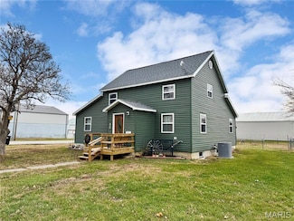 301 W Summer St, Monroe City, MO 63456