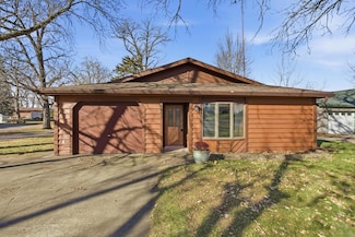 605 Chinook Ave SW, Avon, MN 56310