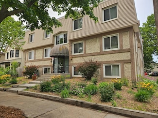 2732 Grand Ave S Unit 4, Minneapolis, MN 55408