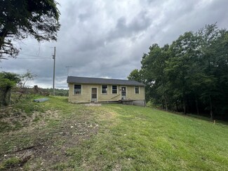 1756 Cumberland Heights Rd, Clarksville, TN 37040