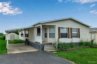 583 Evergreen Dr, Lockport, NY 14094