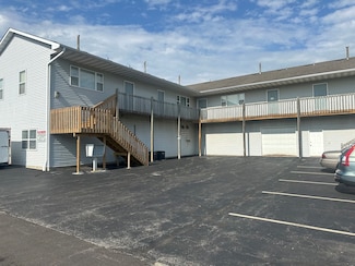 432 Wyman St Unit 4, Sycamore, IL 60178