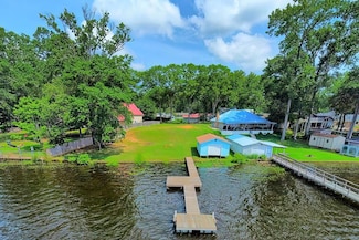 210 Lakeside Dr, Hemphill, TX 75948