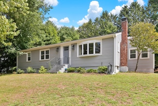146 South St, Medfield, MA 02052
