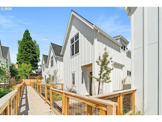2283 N Humboldt St, Portland, OR 97217