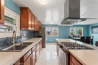 63 Round Table Dr, Riverside, CA 92507