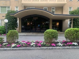 1200 Midland Ave Unit 8F, Bronxville, NY 10708