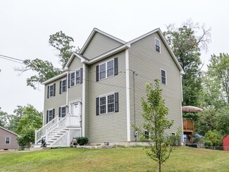 24 Greenville St, Billerica, MA 01821