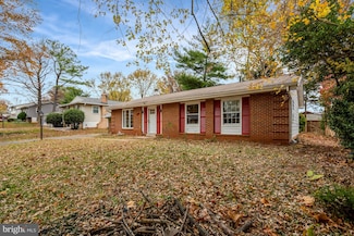 104 W Amhurst Place, Sterling, VA 20164