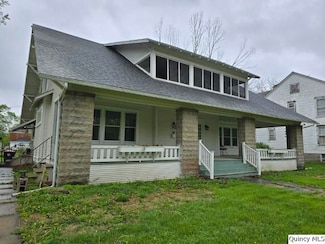 242 Main St, Carthage, IL 62321