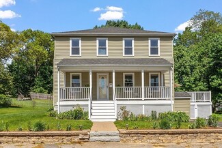 7 Grand Passway St, Wakefield, MA 01880