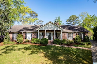 180 Peachtree Cir, Mountain Brook, AL 35213
