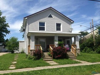 102 W Lynn St, Stryker, OH 43557