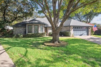 1414 Wycliff St, Grapevine, TX 76051