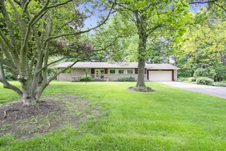 8236 N Hillcrest Dr Unit 1, Berrien Springs, MI 49103