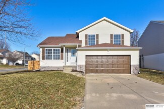 17858 Lillian St, Omaha, NE 68136