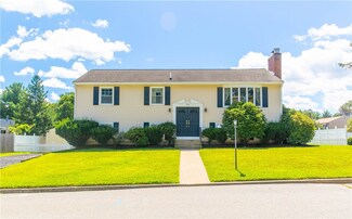 115 Pinewood Dr, West Warwick, RI 02893