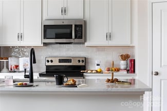 6013 Longar Ln, Charlotte, NC 28269