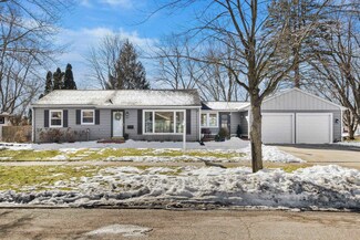 307 Dorow Ave, Edgerton, WI 53534