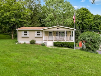 387 Freedom Rd, Pleasant Valley, NY 12569