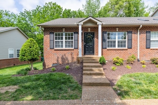 1011 Cashmere Dr, Thompsons Station, TN 37179