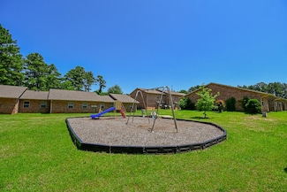 400 Pine Burr Ln, Kilgore, TX 75662